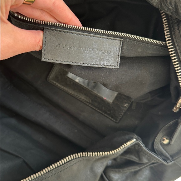 BALENCIAGA Vintage Whistle Satchel Black Leather Handbag - Picture 8 of 9